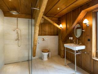 Badezimmer im Chaletstil, Traditional Bathrooms GmbH Traditional Bathrooms GmbH Badezimmer im Landhausstil