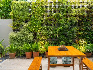 LINEAGE HOUSES, D' Architects Studio D' Architects Studio Modern Garden