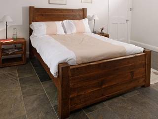 RUSTIC WOOD BED – FARMHOUSE STYLE, Roy Walker Furniture Roy Walker Furniture Country style bedroom Wood Wood effect