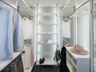 homify Modern Dressing Room