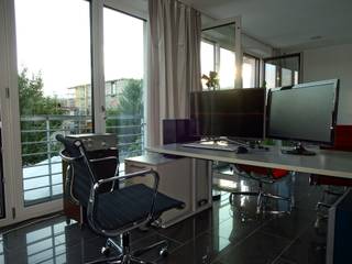 Passivhaus KfW-40 plus, Reihenmittelhaus, Junker Architekten Junker Architekten Modern Study Room and Home Office White