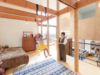 Central wellhole, 株式会社建築工房DADA 株式会社建築工房DADA Modern Kid's Room