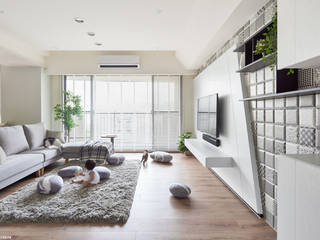 family+(cat*5)=home, 思維空間設計 思維空間設計 Modern Living Room