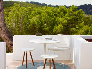 Area Stool/Table, IQ Furniture IQ Furniture Moderner Garten Holz-Kunststoff-Verbund Weiß