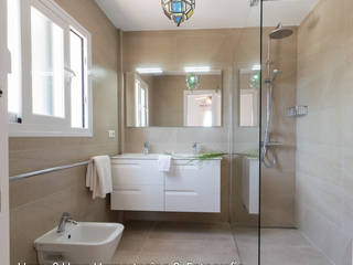 Home Staging y fotografía en Villa Vista, Home & Haus | Home Staging & Fotografía Home & Haus | Home Staging & Fotografía Mediterranean style bathrooms