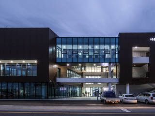 Lukes building, 201 건축사사무소 201 건축사사무소 Casas modernas: Ideas, diseños y decoración