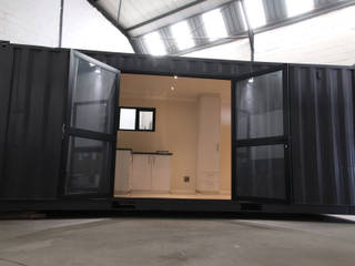 Bachelor container home, ContainaTech ContainaTech Case in stile minimalista