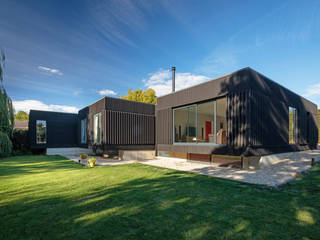 Black House, Adrian James Architects Adrian James Architects Detached home لکڑی Wood effect