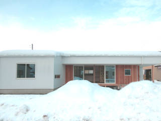 SG 軒の深い平屋, 塚野建築設計事務所 塚野建築設計事務所 Wooden houses Metal