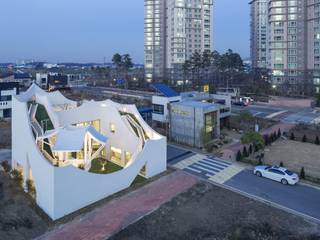 Flying House(Pilot's House), IROJE KIMHYOMAN IROJE KIMHYOMAN Casas modernas