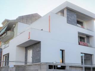 PROGETTO LENTINI, SAPIENZA & PARTNERS SAPIENZA & PARTNERS Casas modernas