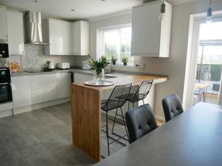 fitted kitchen in gateshead, Inspired Installations Inspired Installations Cocinas modernas: Ideas, imágenes y decoración