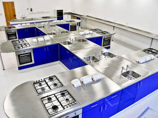 Studley High School Food Tech Room, DSM Stainless Products DSM Stainless Products Modern kitchen Metal