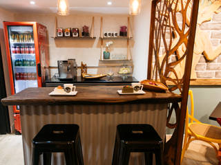 Café Design, Juliana Henriques Arquitetura Juliana Henriques Arquitetura 商業空間 無垢材 多色