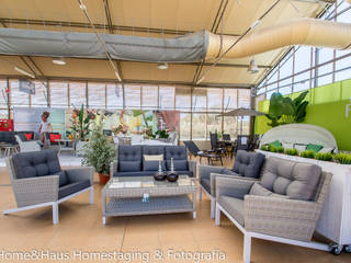 Preparación showroom mobiliario de Jardín, Home & Haus | Home Staging & Fotografía Home & Haus | Home Staging & Fotografía حديقة