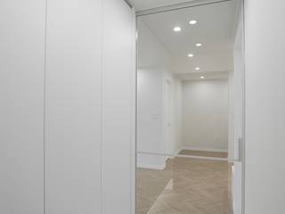 Corredores e halls de entrada  por 홍예디자인