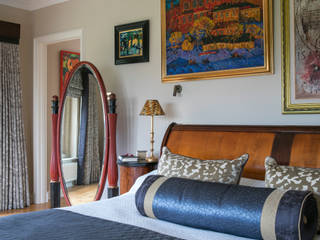 Master Bedroom and Ensuite in West Sussex, Elizabeth Bee Interior Design Elizabeth Bee Interior Design カントリースタイルの 寝室