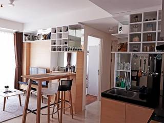 Minimalist Scandinavian Apartment , DIArchitects DIArchitects Ruang Keluarga Gaya Skandinavia MDF
