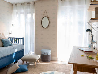 Dormitorio infantil y cuarto de baño azul en reforma integral de vivienda en Bilbao centro, Sube Interiorismo Sube Interiorismo Quartos de rapaz Bege