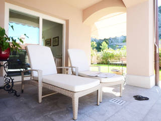 ((VENDITA)) Villa, Sistiana, Portopiccolo: vivere il mare, Borea immobiliare Borea immobiliare Modern balcony, veranda & terrace