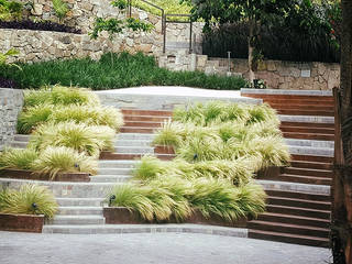 Un jardín donde el cliente se pueda sentir en un oasis particular., Marcia Lenz Paisajismo Marcia Lenz Paisajismo Stairs