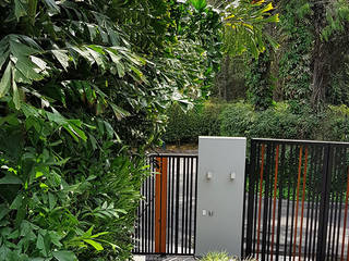 Un jardín donde el cliente se pueda sentir en un oasis particular., Marcia Lenz Paisajismo Marcia Lenz Paisajismo أبواب