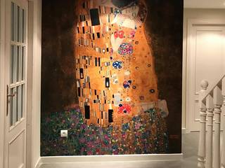 El Beso de Gustav Klimt, al llegar a casa, Fotomurales Granada Fotomurales Granada Corredores, halls e escadas modernos
