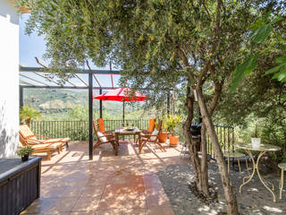 Home Staging y Fotografía en apartamento vacacional en Villa El Castillo, Home & Haus | Home Staging & Fotografía Home & Haus | Home Staging & Fotografía Varandas, marquises e terraços rústicos