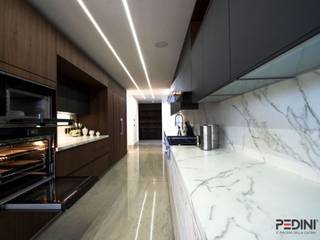 PROYECTO BOSQUE DE MANZANOS, ARTE CUCINE/ PEDINI SAN ANGEL ARTE CUCINE/ PEDINI SAN ANGEL Встроенные кухни Керамика