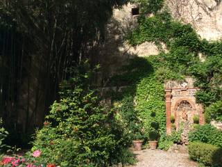 Ristrutturazione e restauro di appartamento in edificio vincolato, Studio Galantini Studio Galantini حديقة