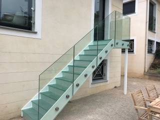 Glass staircase , Ion Glass Ion Glass Jardines de estilo mediterráneo Vidrio