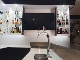 Bar & Wine Cellar , ilisi Interior Architectural Design ilisi Interior Architectural Design Küchenzeile Quarz Braun