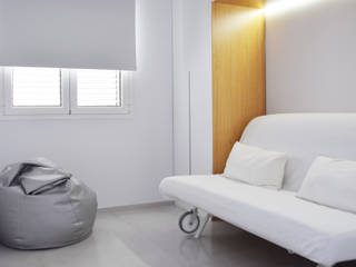 Dormitorio Invitados homify Dormitorios pequeños Madera Acabado en madera Propiedad,Muebles,Comodidad,Ligero,Diseño automotriz,Negro,Diseño de interiores,Encendiendo,Arquitectura,Piso