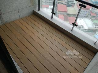 三重─橡木色陽台, 新綠境實業有限公司 新綠境實業有限公司 Klassieke balkons, veranda's en terrassen Houtcomposiet Geel