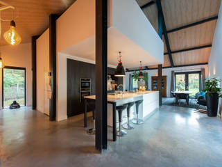 MODERNE SCHUURWONING, VERBOUWING, ID-Architectuur ID-Architectuur Muebles de cocinas