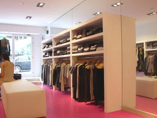 Boutique de ropa de mujer. , Pilar Pardal March Pilar Pardal March Modern offices & stores Glass White