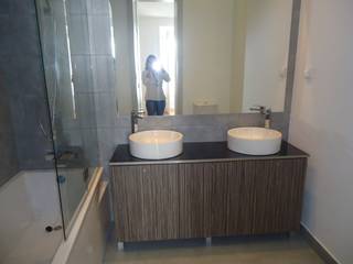 Apartamento Lisboa, Atelier Ana Leonor Rocha Atelier Ana Leonor Rocha Modern Bathroom