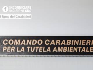 Porta Calendari Arma dei Carabinieri, INCORNICIARE INCORNICIARE Corredor, hall e escadasAcessórios e decoração Madeira Multicolor