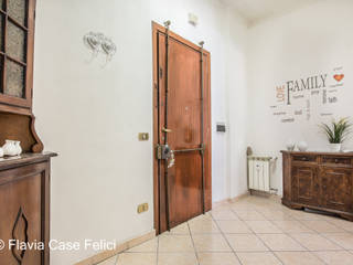QUANDO L'ESTERNO E' IMPORTANTE ..., Flavia Case Felici Flavia Case Felici Modern corridor, hallway & stairs