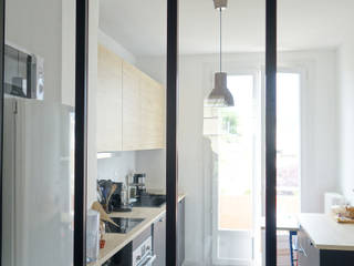 Rénovation d'un appartement Aix en Provence, Sarah Archi In' Sarah Archi In' モダンな キッチン
