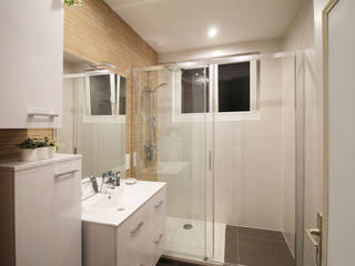 SALLE DE BAIN A STRASBOURG, Agence ADI-HOME Agence ADI-HOME Modern bathroom Ceramic White