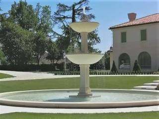 STONE FOUNTAINS, CELSAN RENATO SRL CELSAN RENATO SRL Minimalist style garden