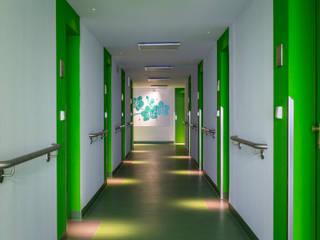 Wohnhochhäuser Pirna | Licht Innenraum , Ruairí O'Brien. LICHTDESIGN. Ruairí O'Brien. LICHTDESIGN. Classic style corridor, hallway and stairs