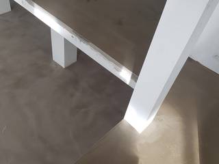 Prachtige Cement Base (betonlook gietvloer in woonhuis) van The Liquid Collection, The Liquid Collection The Liquid Collection غرفة السفرة كوارتز