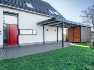 Modernes Carport für Einfamilienhaus , Siebau Raumsysteme GmbH & Co KG Siebau Raumsysteme GmbH & Co KG Single family home Iron/Steel