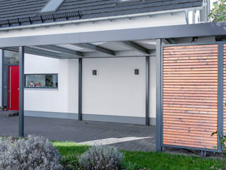 Modernes Carport für Einfamilienhaus , Siebau Raumsysteme GmbH & Co KG Siebau Raumsysteme GmbH & Co KG 일세대용 주택 철 / 철강