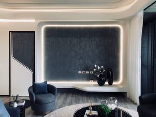 電視牆下不使用櫃體讓空間更加流暢 On Designlab.ltd 现代客厅設計點子、靈感 & 圖片