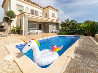 Home Staging chalet frente al mar en L'Ampolla, Home Staging Tarragona - Deco Interior Home Staging Tarragona - Deco Interior Piscina in stile mediterraneo