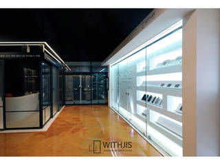 위드지스 청주전시장 주식회사바렘 , WITHJIS(위드지스) WITHJIS(위드지스) Moderner Flur, Diele & Treppenhaus Aluminium/Zink Weiß