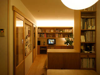 『紫竹の家』 LDK, 一級建築士事務所 ネストデザイン 一級建築士事務所 ネストデザイン Asian style dining room Wood Wood effect